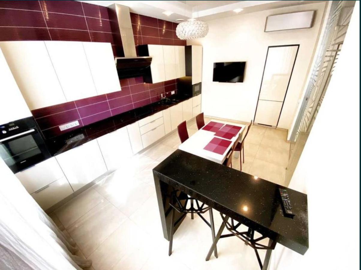2-Bedroom Most City Center Area Apartment Dnipro Esterno foto