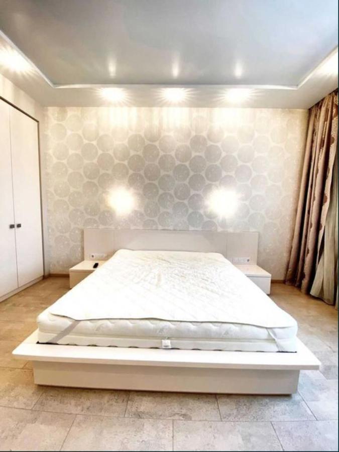 2-Bedroom Most City Center Area Apartment Dnipro Esterno foto