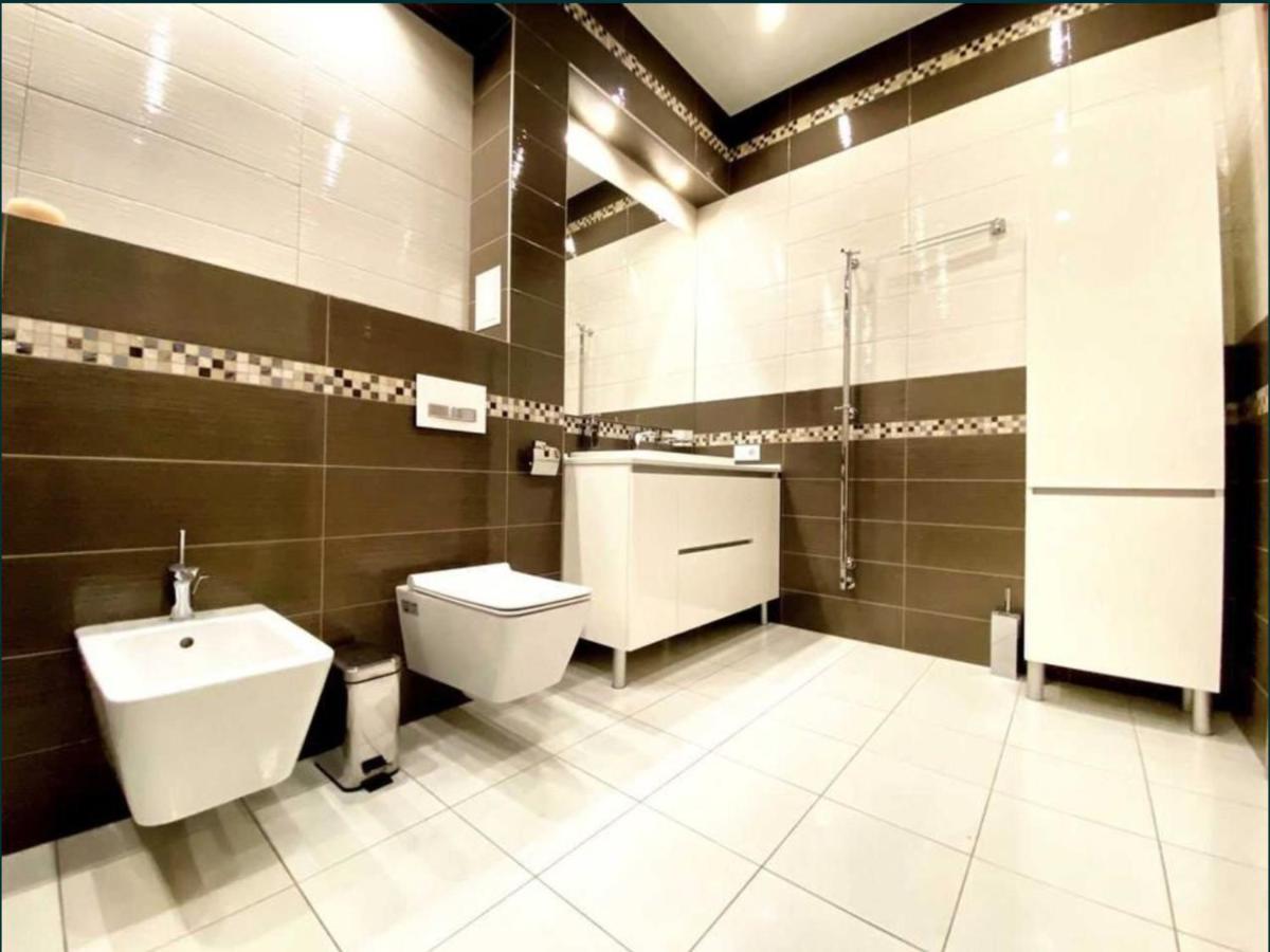 2-Bedroom Most City Center Area Apartment Dnipro Esterno foto