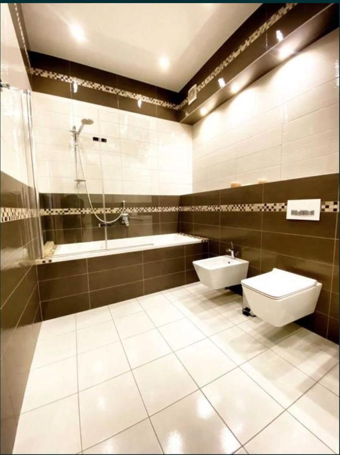 2-Bedroom Most City Center Area Apartment Dnipro Esterno foto